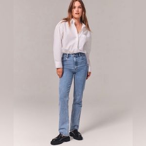 Abercrombie & Fitch Ultra High rise 90s Straight Jean. Size 25 Long.